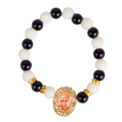 Black & White Beads Single Layer Guruji Swaroop Bracelet