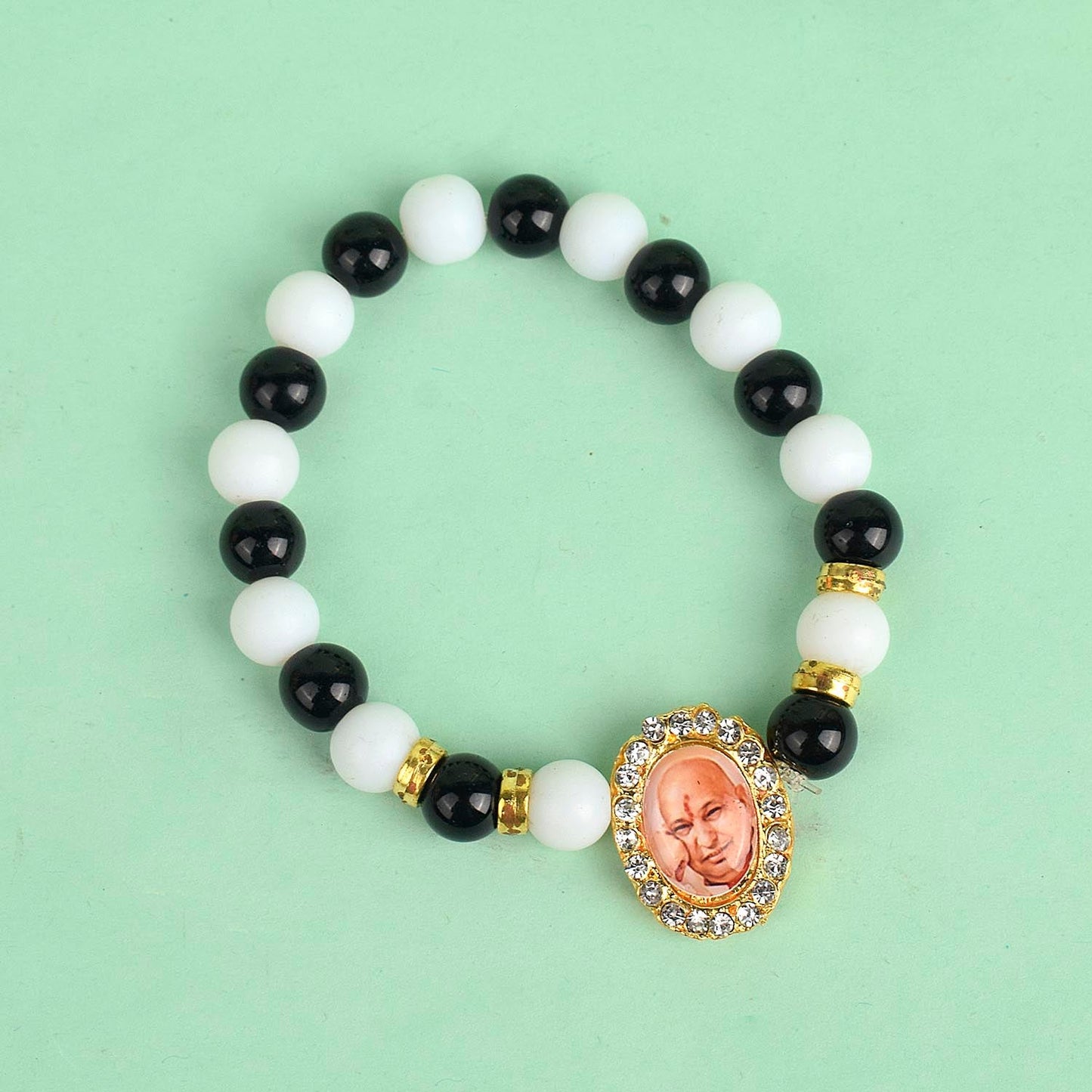 Black & White Beads Single Layer Guruji Swaroop Bracelet