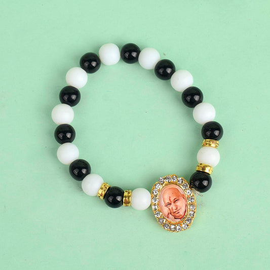 Black & White Beads Single Layer Guruji Swaroop Bracelet